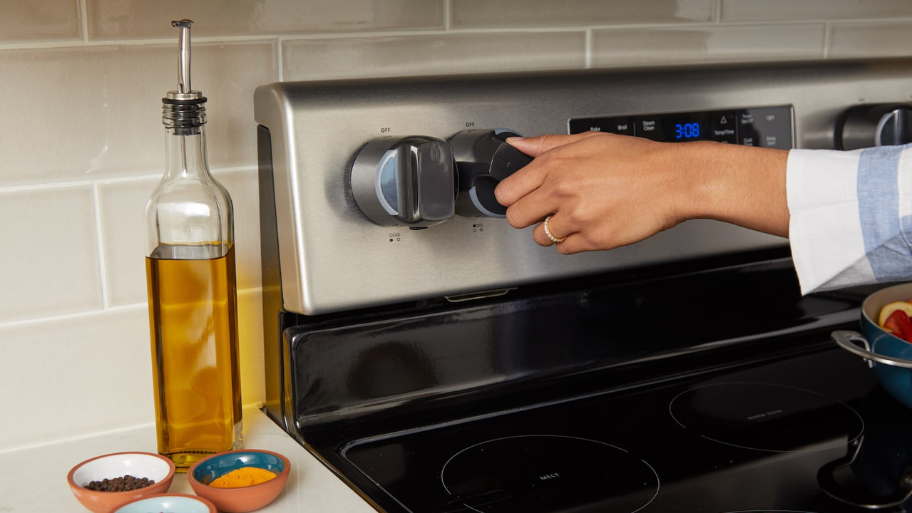 Ome Smart Stove Knob Can Adjust and Turn Itself Off, Taking the Stress Out of Cooking
